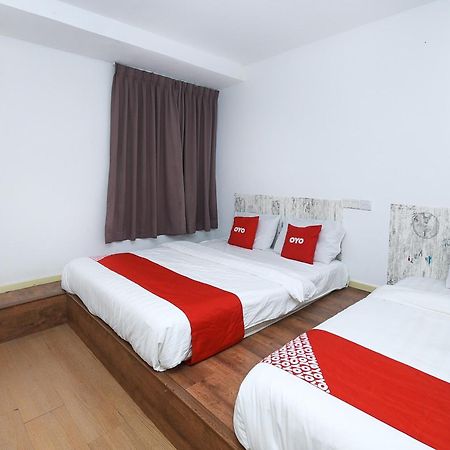 Oyo 90820 River Inn Мири Экстерьер фото