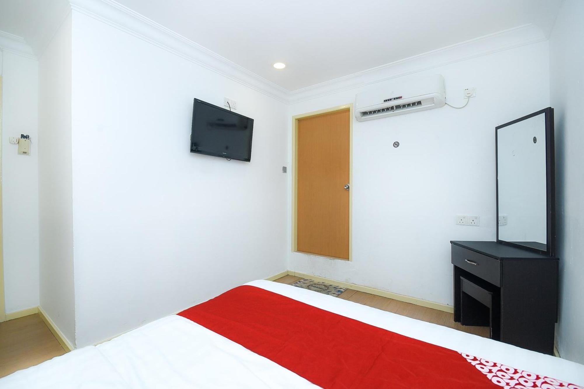 Oyo 90820 River Inn Мири Экстерьер фото