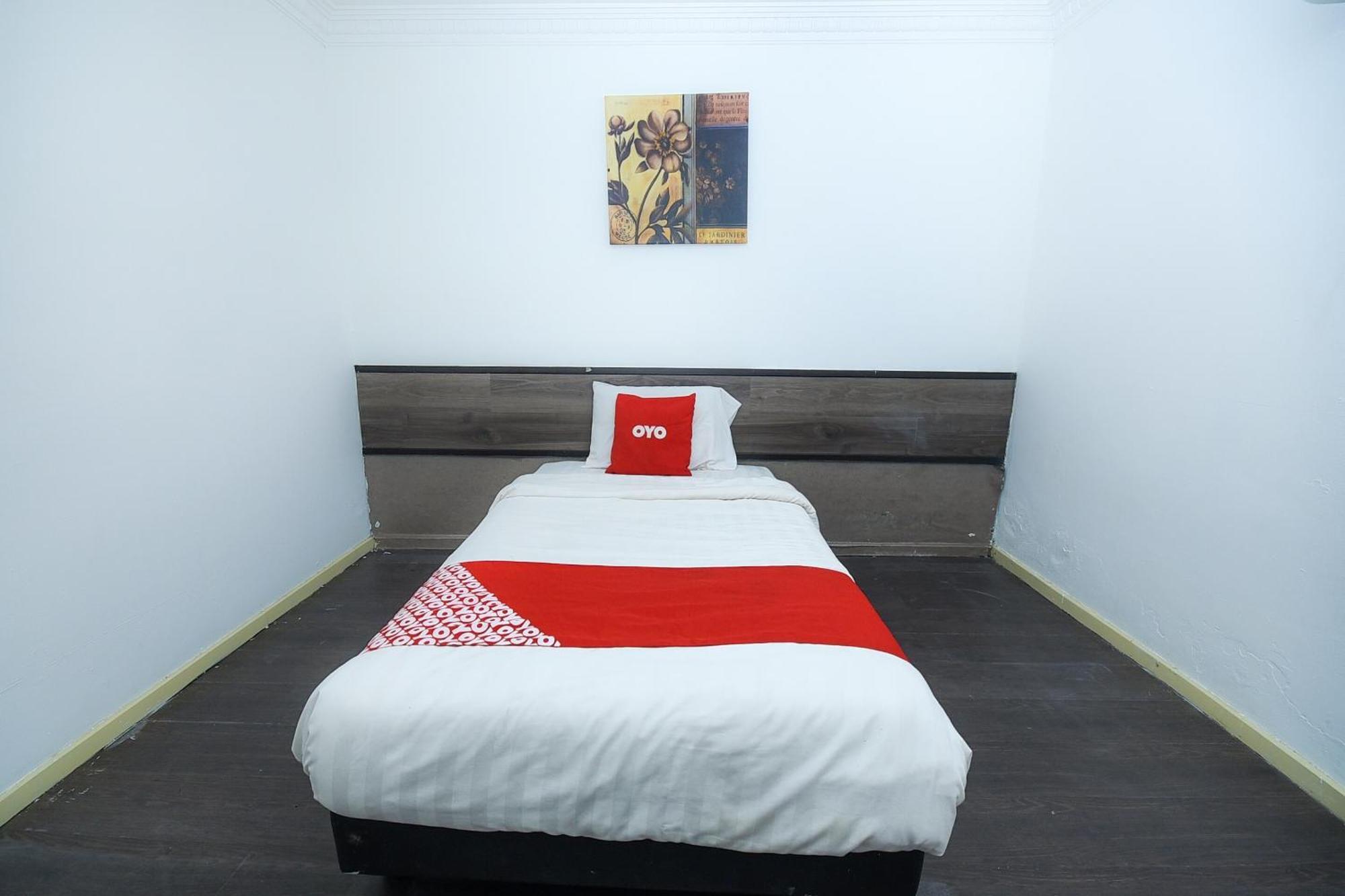 Oyo 90820 River Inn Мири Экстерьер фото