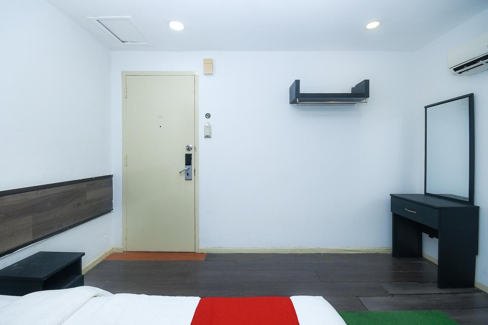 Oyo 90820 River Inn Мири Экстерьер фото