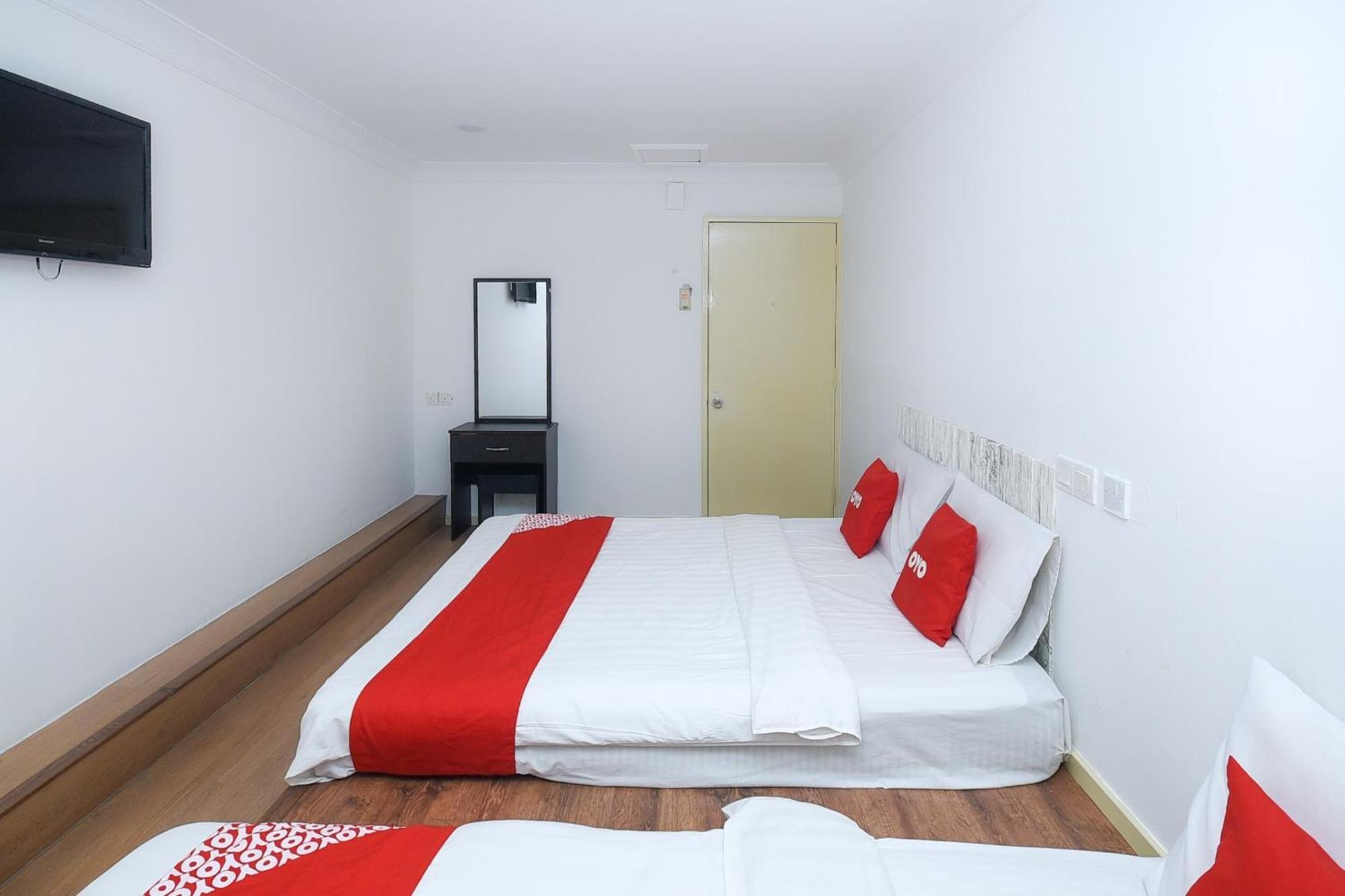 Oyo 90820 River Inn Мири Экстерьер фото