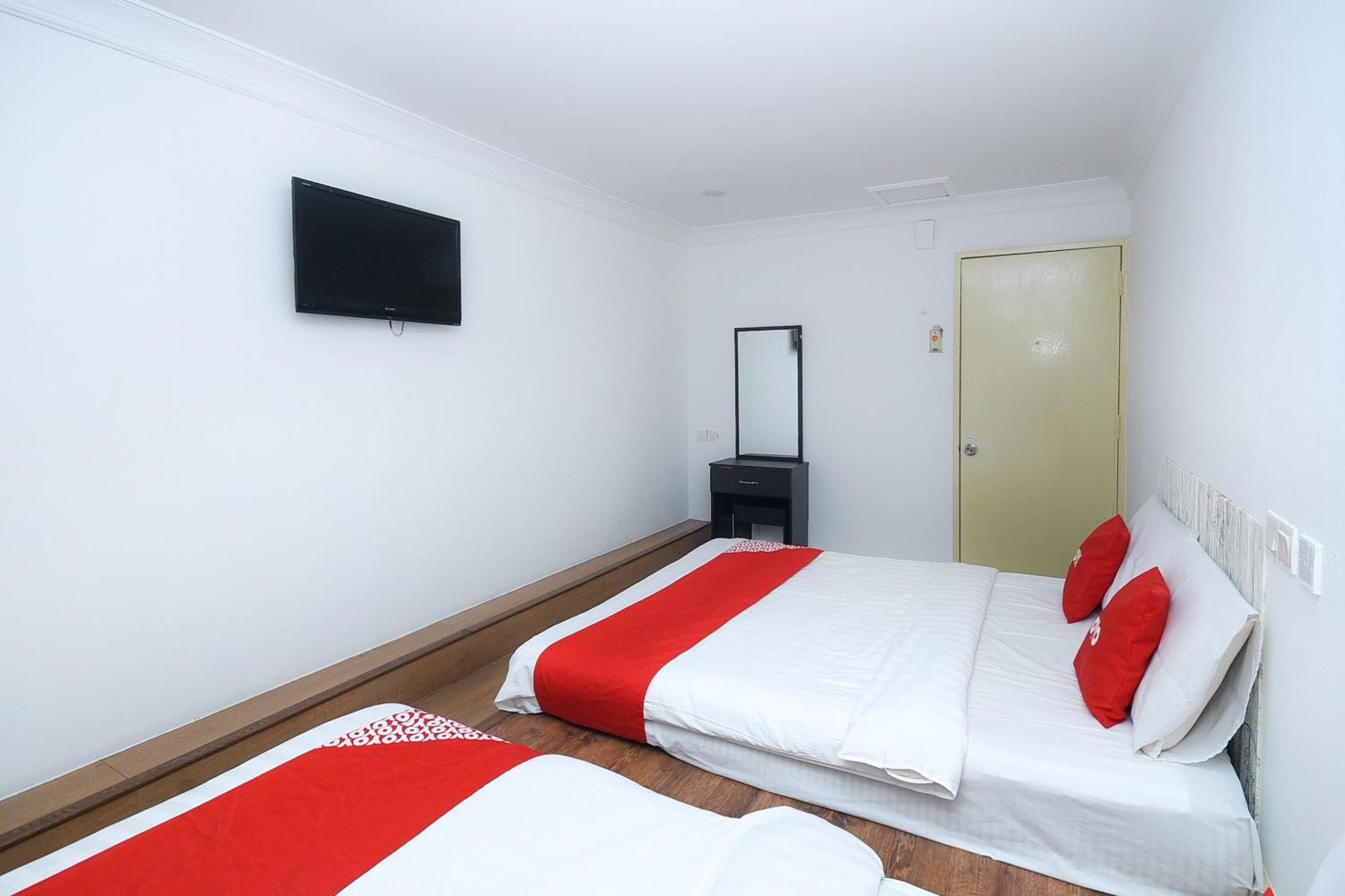 Oyo 90820 River Inn Мири Экстерьер фото